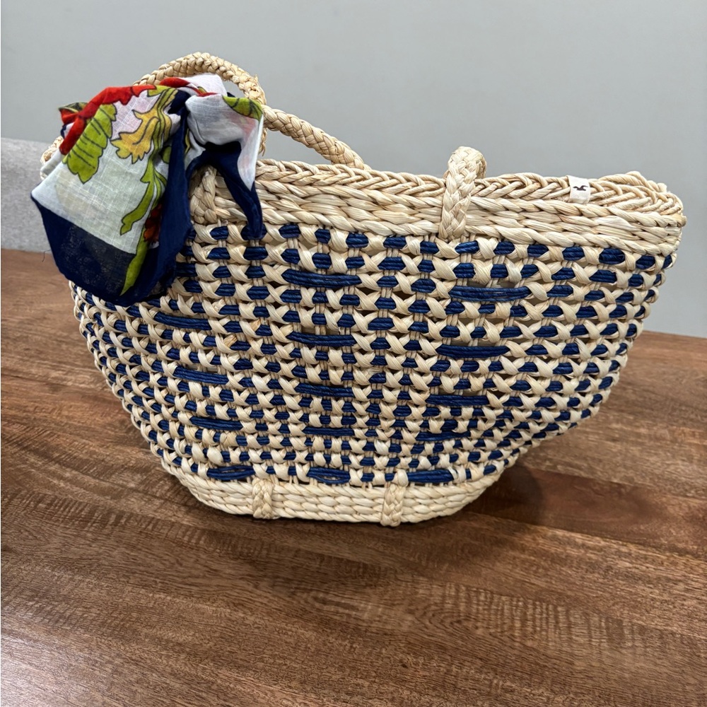 Hollister Cream/Ombre Blue Woven Straw Shoulder Open Tote Bag NWT
